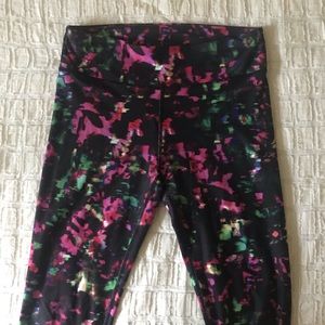 Fabletics Size M Salar Capri Leggings